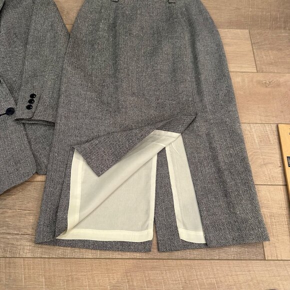 TALBOTS WOMENS 2 PIECE GRAY TWEED SUIT SKIRT AND BLAZER JACKET 8P - Picture 3 of 13